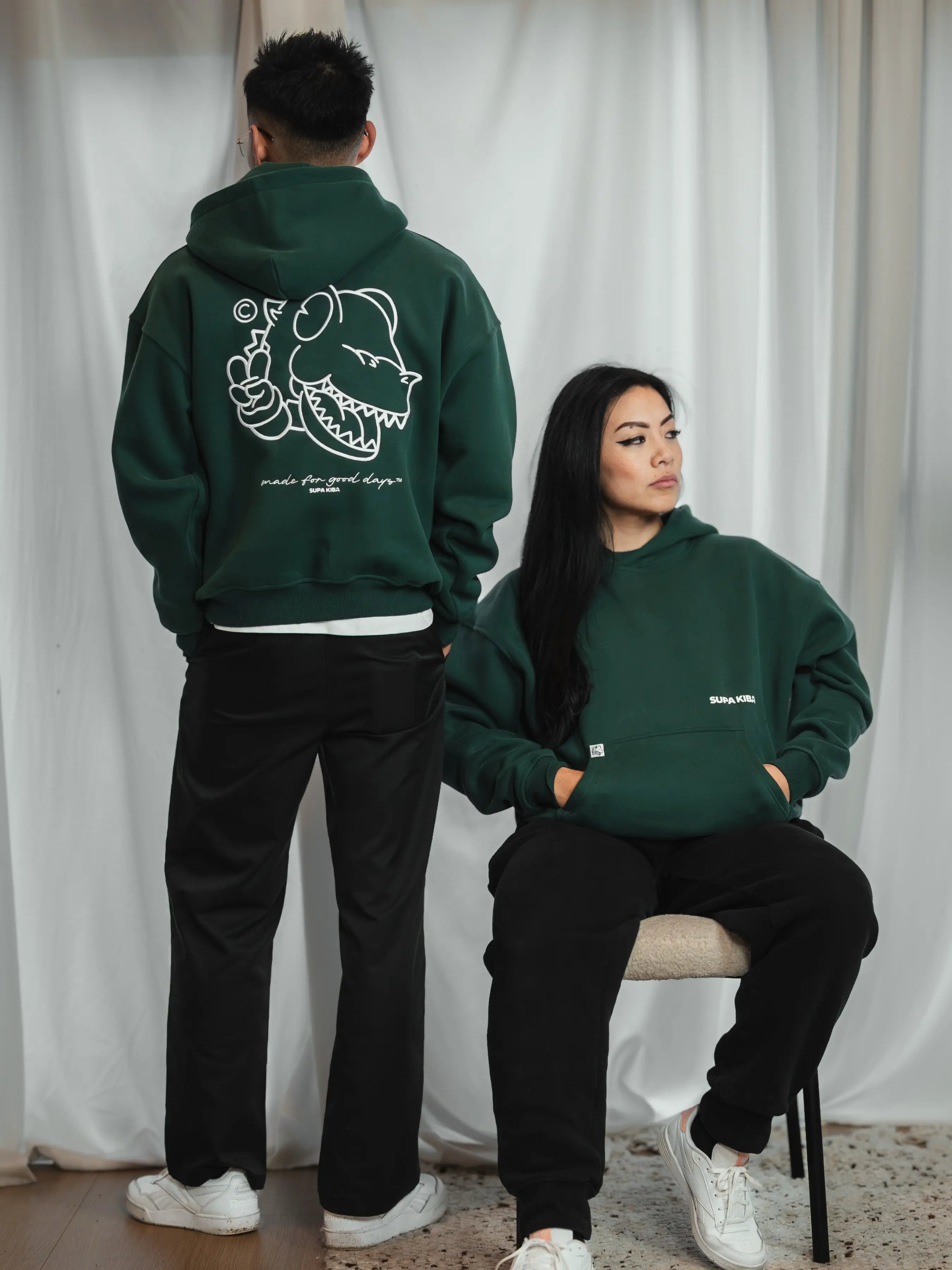 THE SIGNATURE — Hoodie