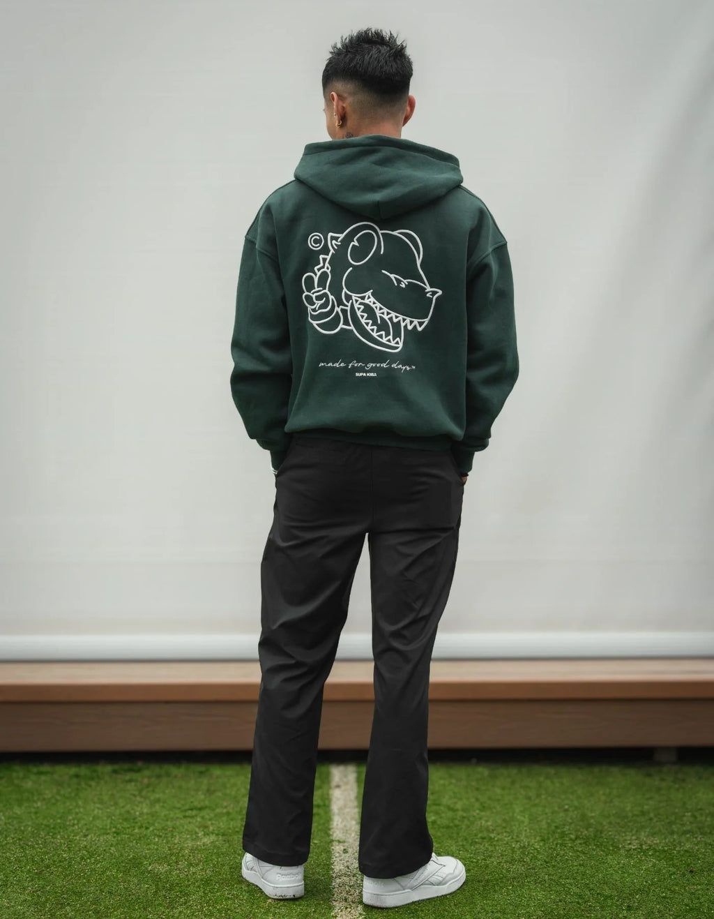 THE SIGNATURE — Hoodie