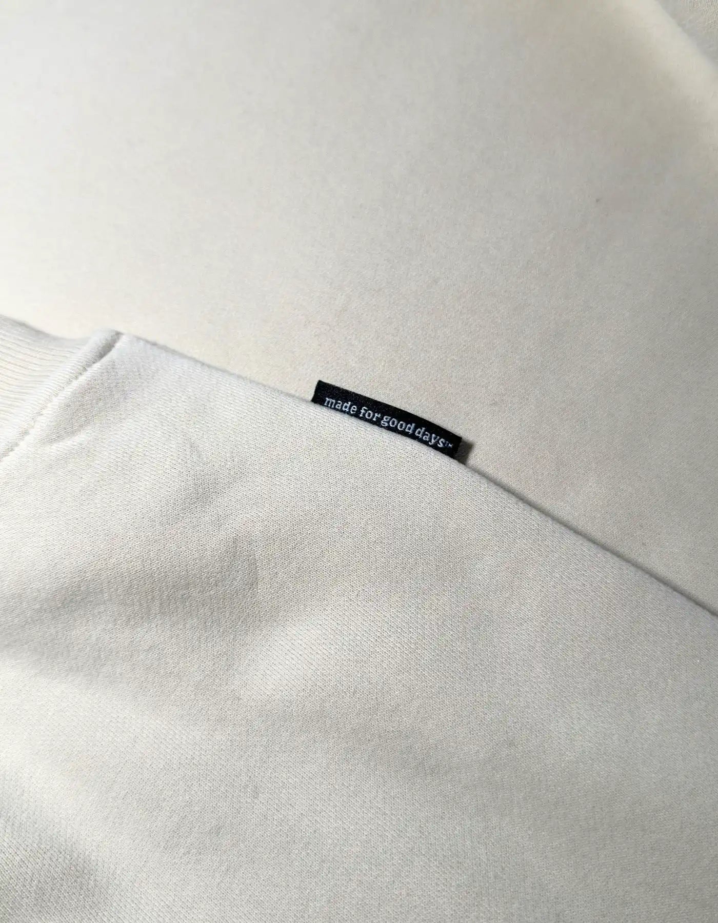 THE SIGNATURE — Hoodie