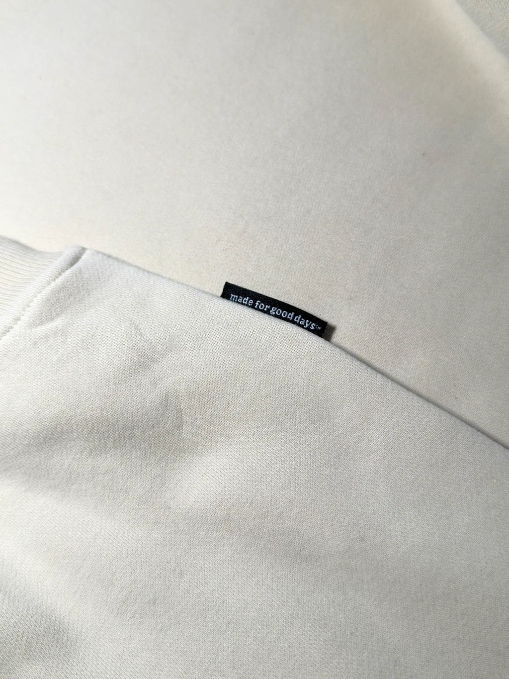 THE SIGNATURE — Hoodie